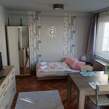 My Home Cibuka Apartman! ไฮจ์ดุสโซบอสโล ภายนอก รูปภาพ