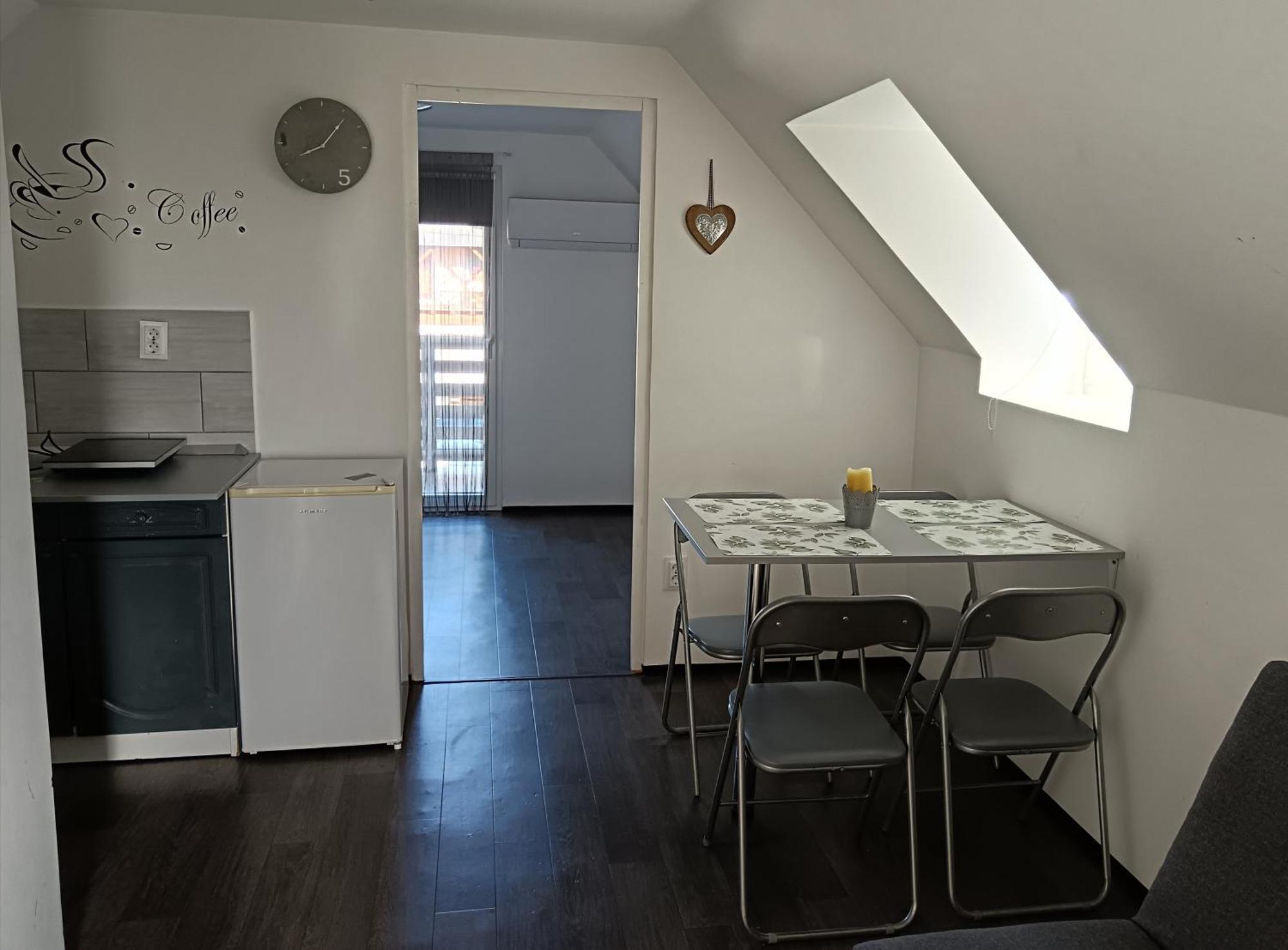 My Home Cibuka Apartman! ไฮจ์ดุสโซบอสโล ภายนอก รูปภาพ